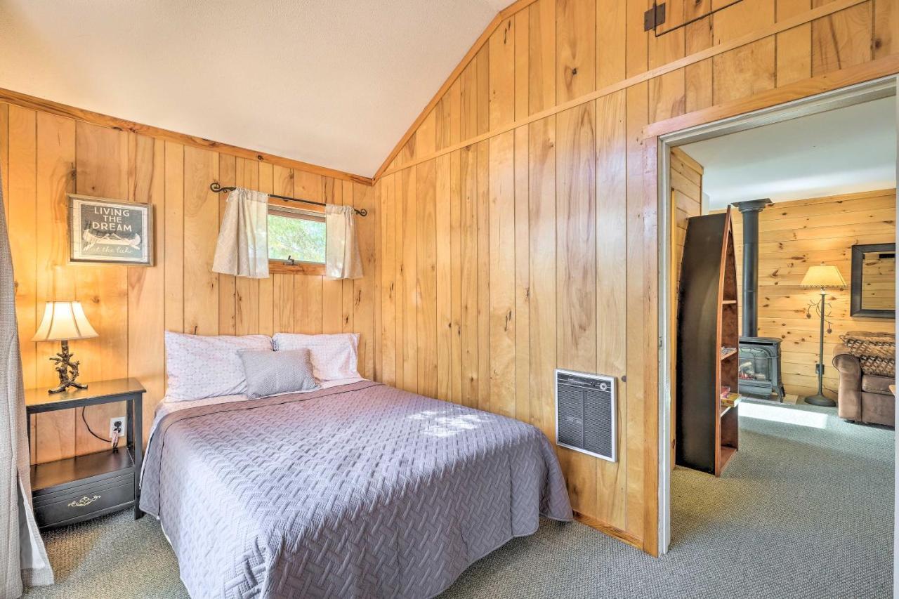 Lake Pleasant Cabin On 3 Acres With Kayaks And Beach! Exterior foto